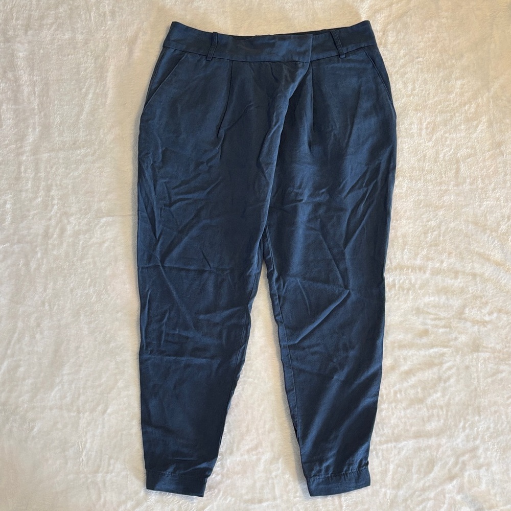 Zara Women's Faded Blue Capris